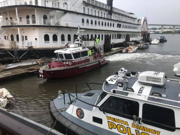 Perth Amboy FD Marine 5 and Perth Amboy PD Marine 2 working together on 8/22/21 along with Laurence Harbor FD.