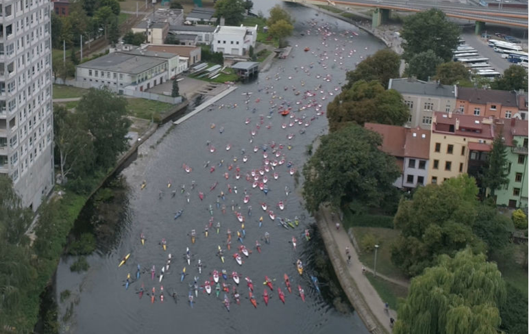 Largest parade of canoes/kayaks