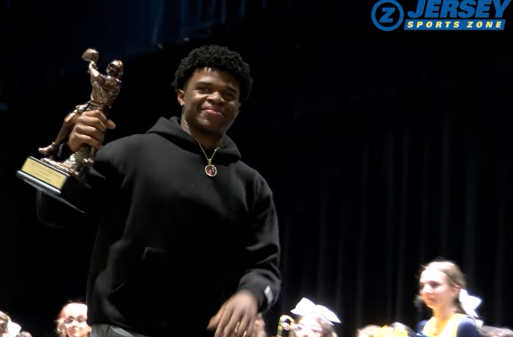 High-School-North-football-player-wins-award