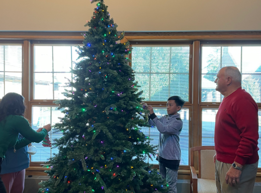 Toms River Students Decorate Townhall Christmas Tree