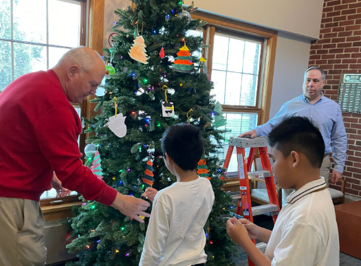 Toms River Students Decorate Townhall Christmas Tree