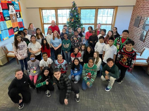 Toms River Students Decorate Townhall Christmas Tree