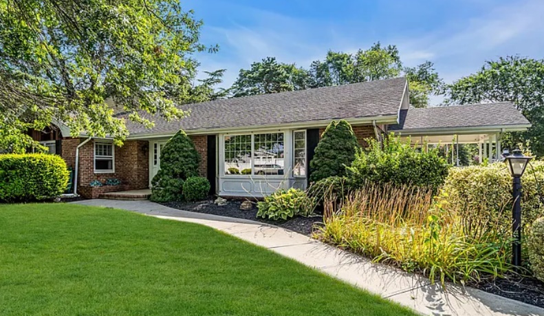 33 Brooks Road, Toms River, NJ